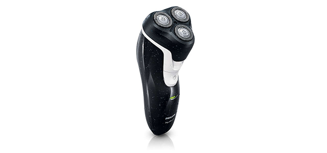 THE RIGHT WAY TO USE AN ELECTRIC SHAVER